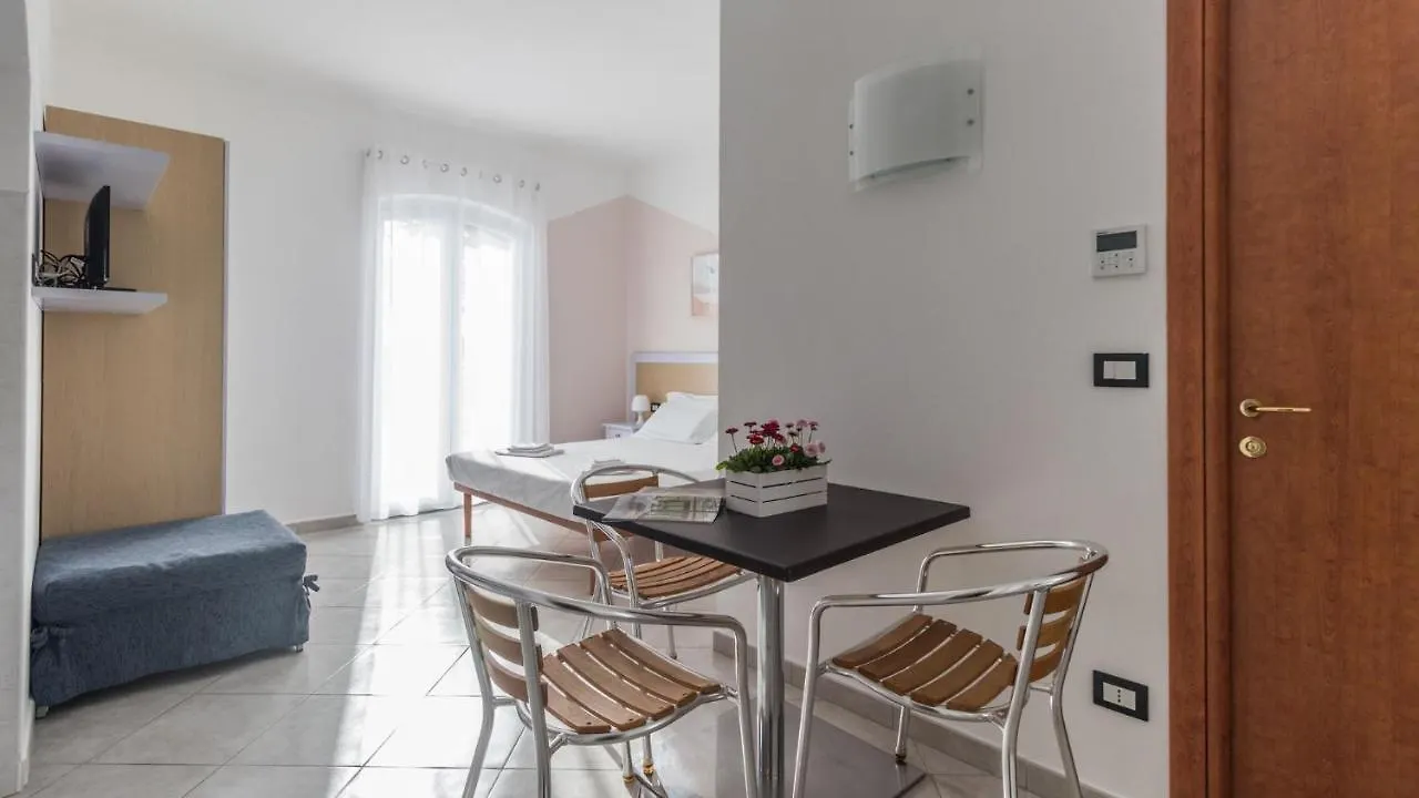 ** アパートホテル Residence Il Poggio Marina d'Andora イタリア